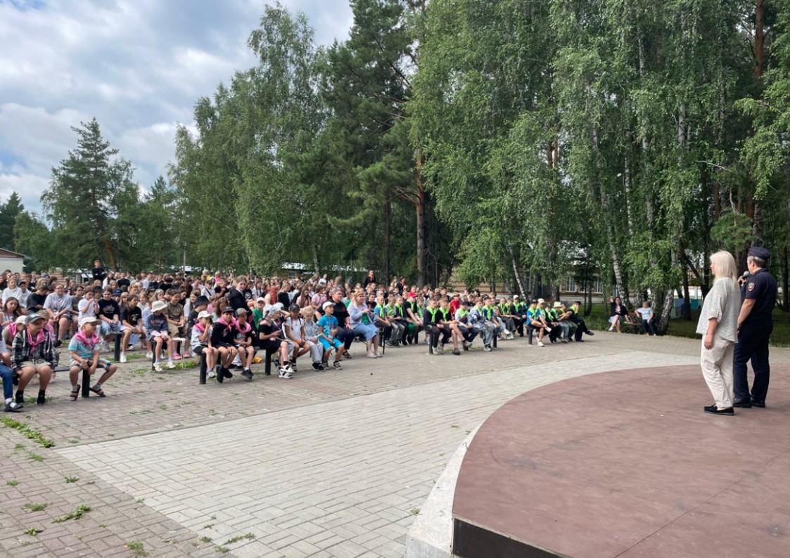 Линейка с участием старшего инспектора ПДН ОМВД